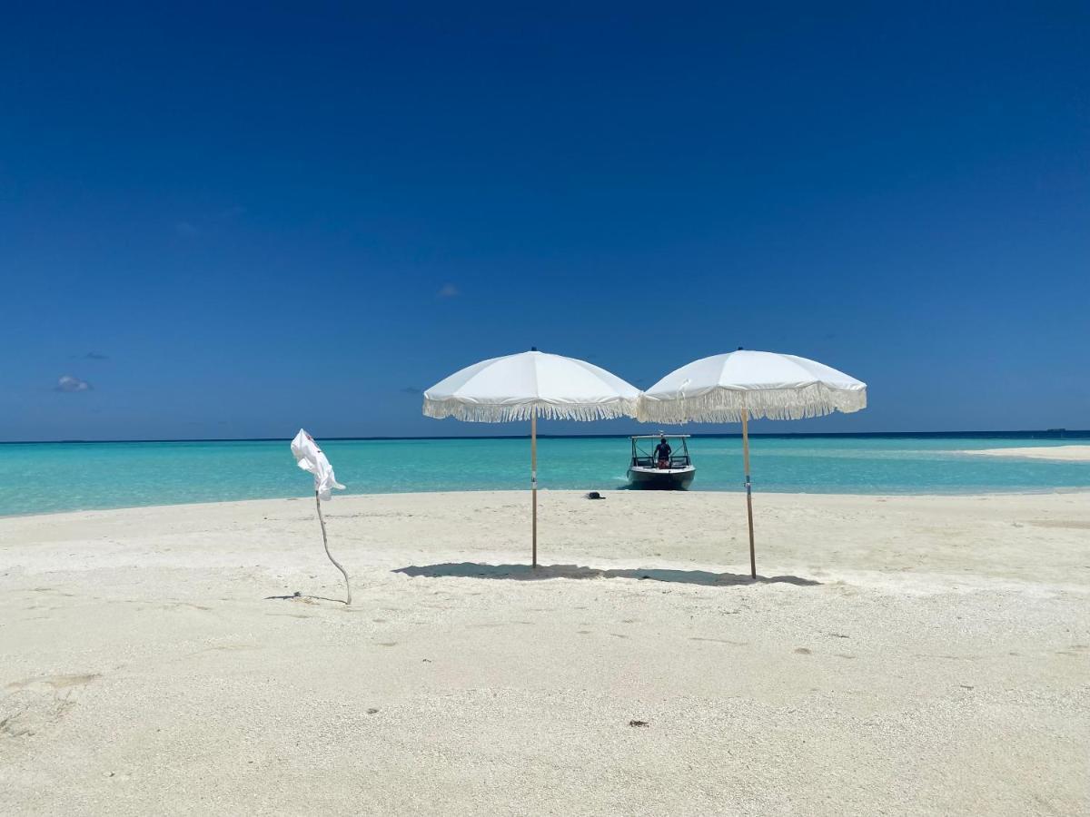Sunrise By White Sand Dhigurah Dhigurah  Esterno foto